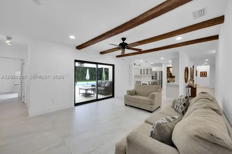 6860 SW 99th Terrace Pinecrest FL 33156