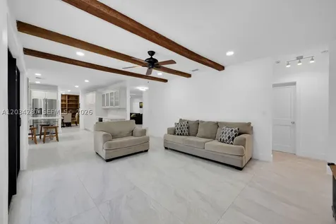 6860 SW 99th Terrace Pinecrest FL 33156