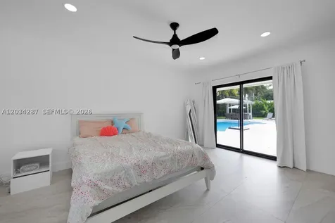 6860 SW 99th Terrace Pinecrest FL 33156