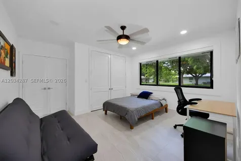 6860 SW 99th Terrace Pinecrest FL 33156