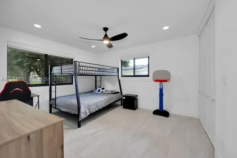 6860 SW 99th Terrace Pinecrest FL 33156