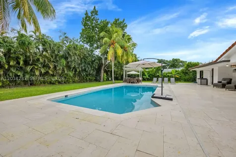6860 SW 99th Terrace Pinecrest FL 33156
