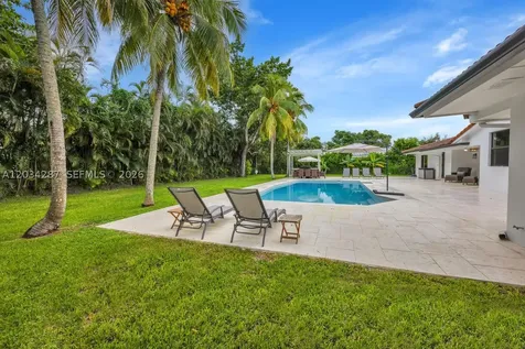 6860 SW 99th Terrace Pinecrest FL 33156