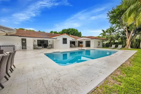 6860 SW 99th Terrace Pinecrest FL 33156