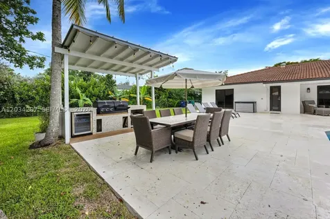 6860 SW 99th Terrace Pinecrest FL 33156