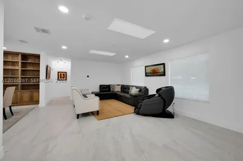 6860 SW 99th Terrace Pinecrest FL 33156