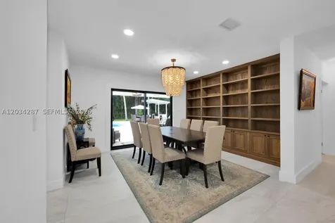 6860 SW 99th Terrace Pinecrest FL 33156
