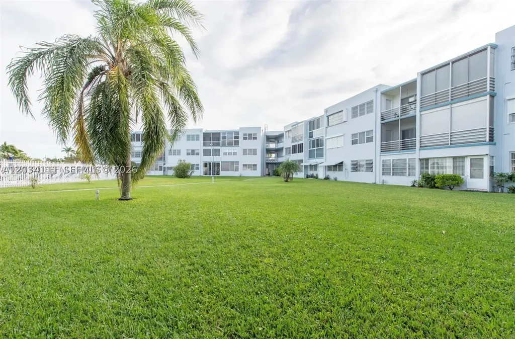 2200 Park Lane Hollywood FL 33021