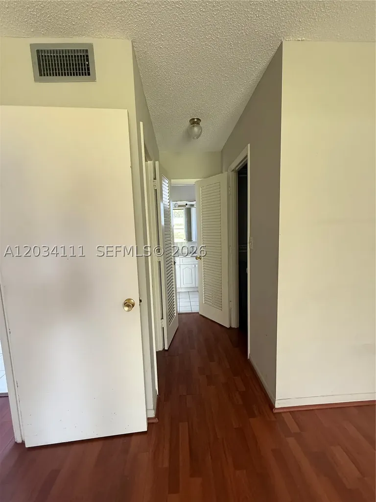 2200 Park Lane Hollywood FL 33021