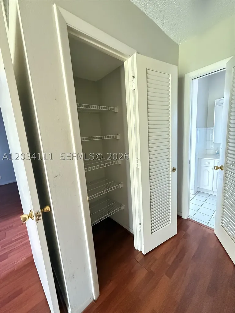 2200 Park Lane Hollywood FL 33021