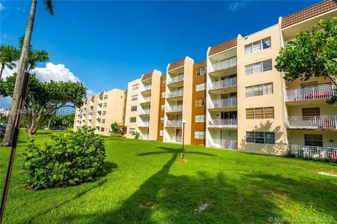 6940 Miami Gardens Drive Hialeah FL 33015