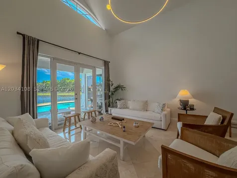2574 Jardin Way Weston FL 33327