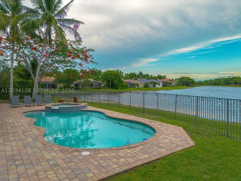 2574 Jardin Way Weston FL 33327