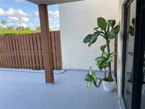 Miami FL 33196