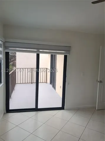 Miami FL 33196
