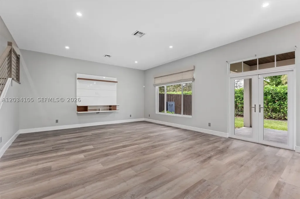 2431 NE 20th Avenue Lighthouse Point FL 33064