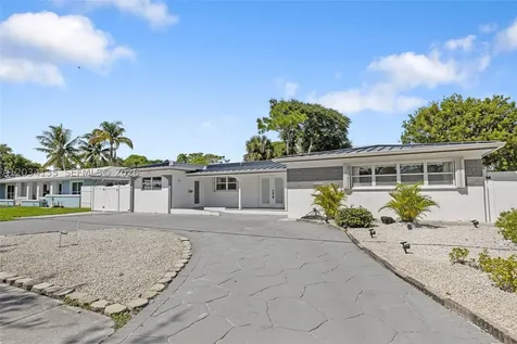 1221 SE 10th Street Deerfield Beach FL 33441
