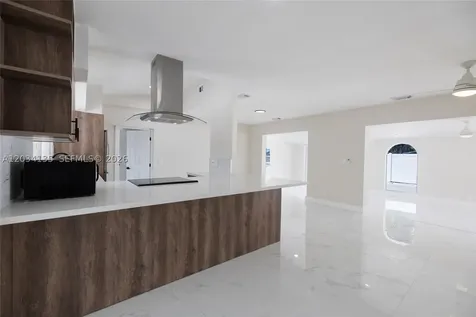 1221 SE 10th Street Deerfield Beach FL 33441