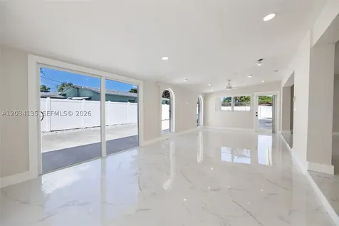 1221 SE 10th Street Deerfield Beach FL 33441