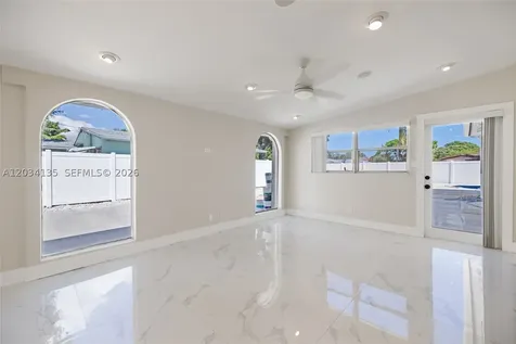 1221 SE 10th Street Deerfield Beach FL 33441