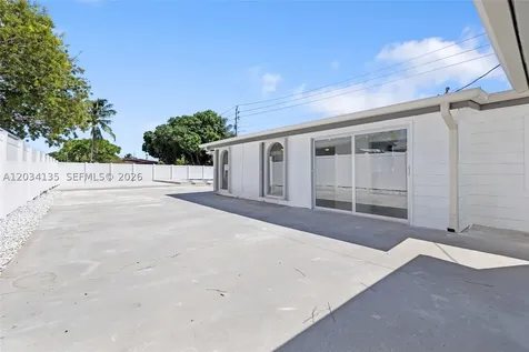 1221 SE 10th Street Deerfield Beach FL 33441