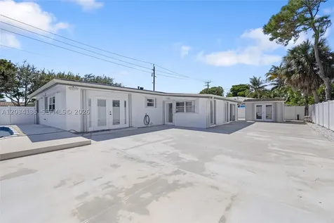 1221 SE 10th Street Deerfield Beach FL 33441