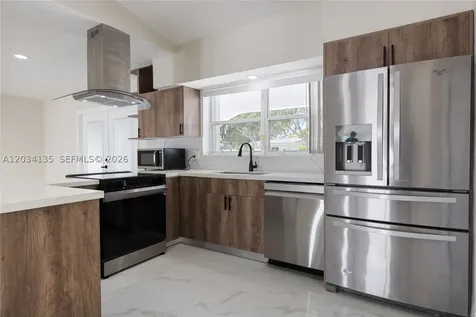 1221 SE 10th Street Deerfield Beach FL 33441