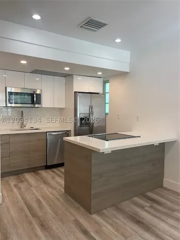 729 Meridian Avenue Miami Beach FL 33139