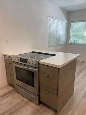 729 Meridian Avenue Miami Beach FL 33139