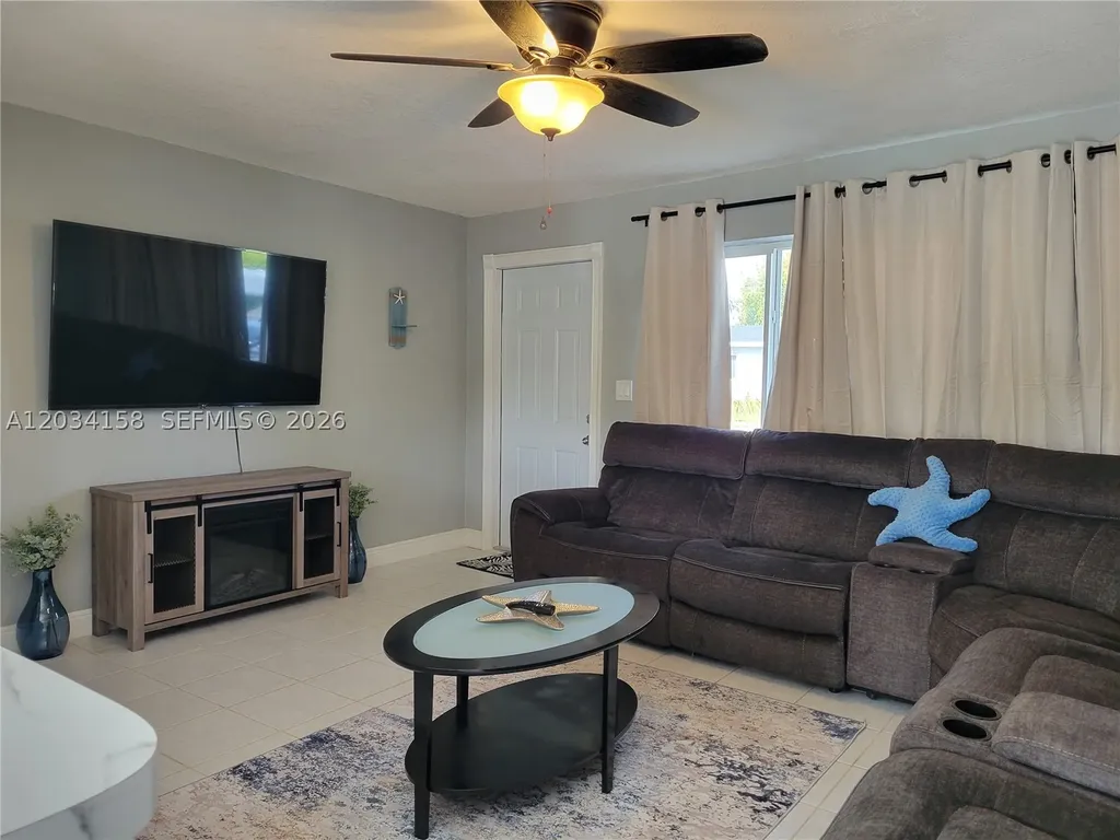 2560 NE 8th Terrace Pompano Beach FL 33064
