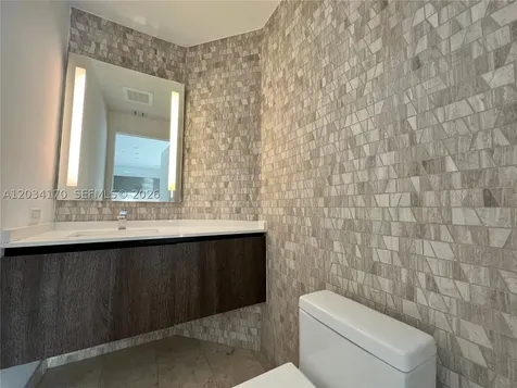 68 SE 6th Street Miami FL 33131
