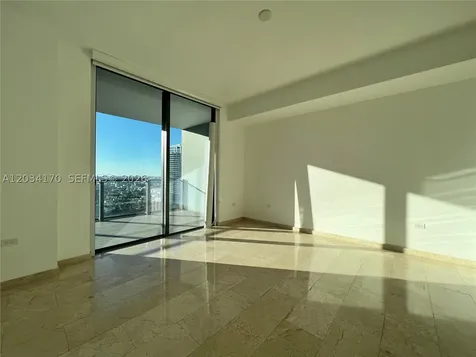 68 SE 6th Street Miami FL 33131