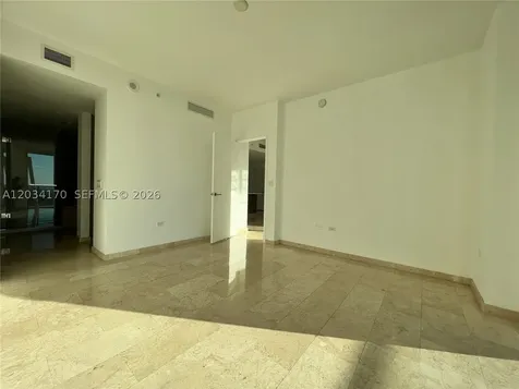 68 SE 6th Street Miami FL 33131