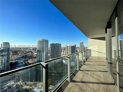 68 SE 6th Street Miami FL 33131