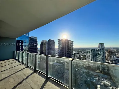 68 SE 6th Street Miami FL 33131