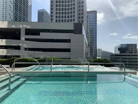 68 SE 6th Street Miami FL 33131