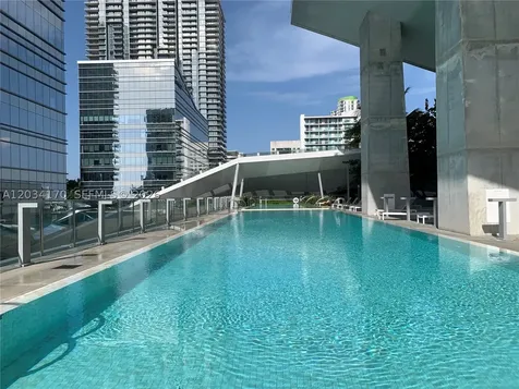 68 SE 6th Street Miami FL 33131