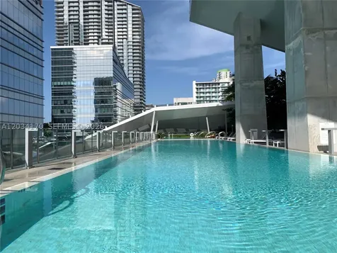 68 SE 6th Street Miami FL 33131