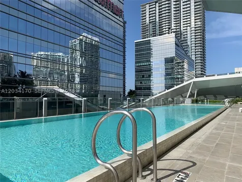 68 SE 6th Street Miami FL 33131
