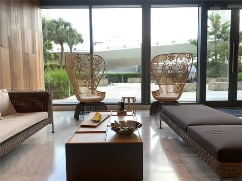 68 SE 6th Street Miami FL 33131