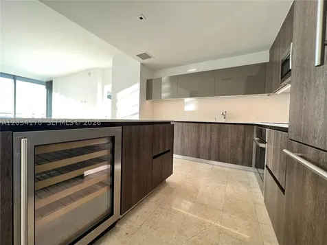 68 SE 6th Street Miami FL 33131