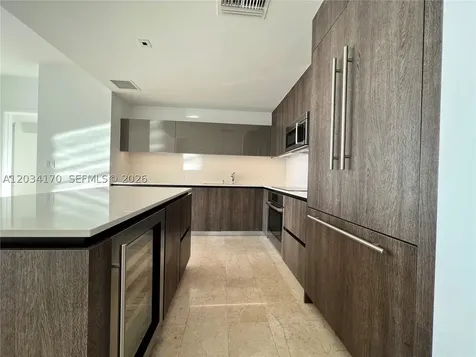 68 SE 6th Street Miami FL 33131