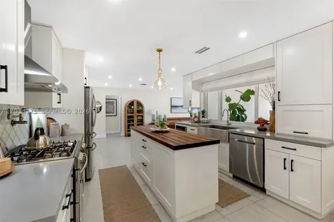 8601 Dundee Terrace Miami Lakes FL 33016