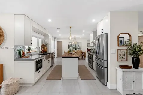8601 Dundee Terrace Miami Lakes FL 33016