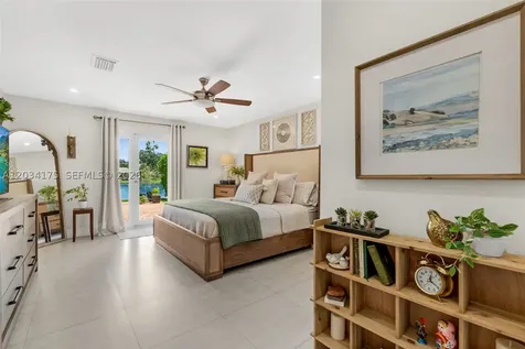 8601 Dundee Terrace Miami Lakes FL 33016