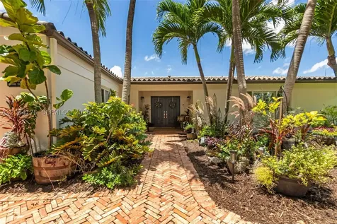 8601 Dundee Terrace Miami Lakes FL 33016