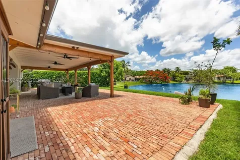 8601 Dundee Terrace Miami Lakes FL 33016