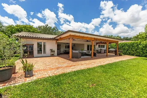 8601 Dundee Terrace Miami Lakes FL 33016