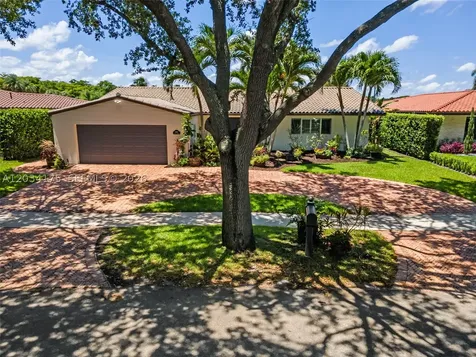 8601 Dundee Terrace Miami Lakes FL 33016