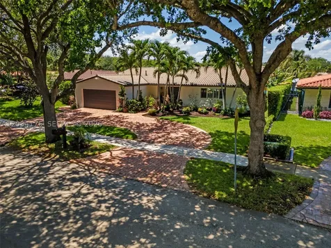 8601 Dundee Terrace Miami Lakes FL 33016